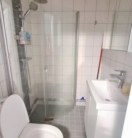 4765557