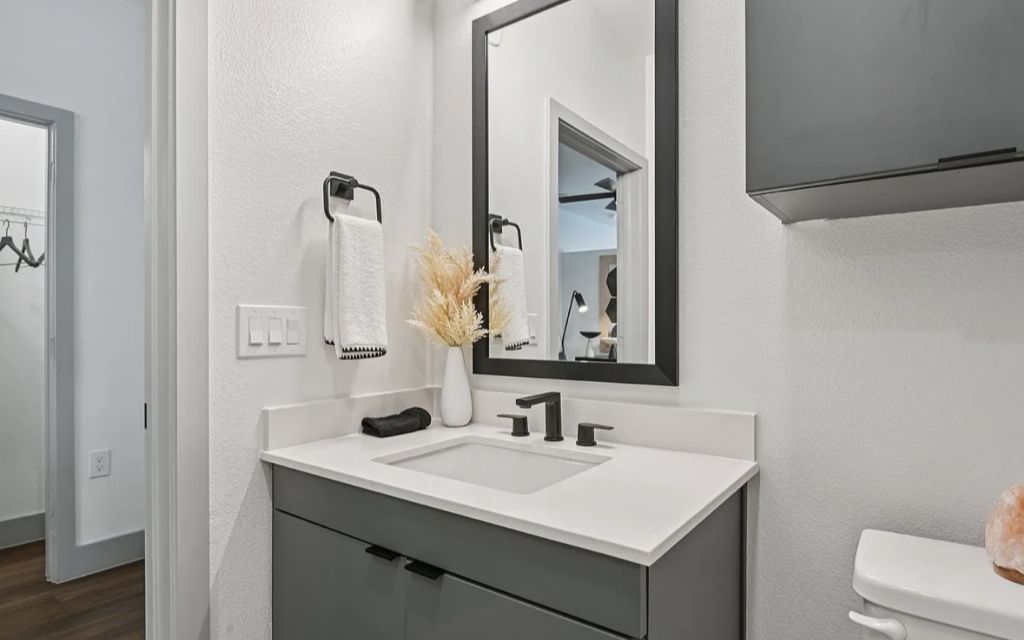 image_0