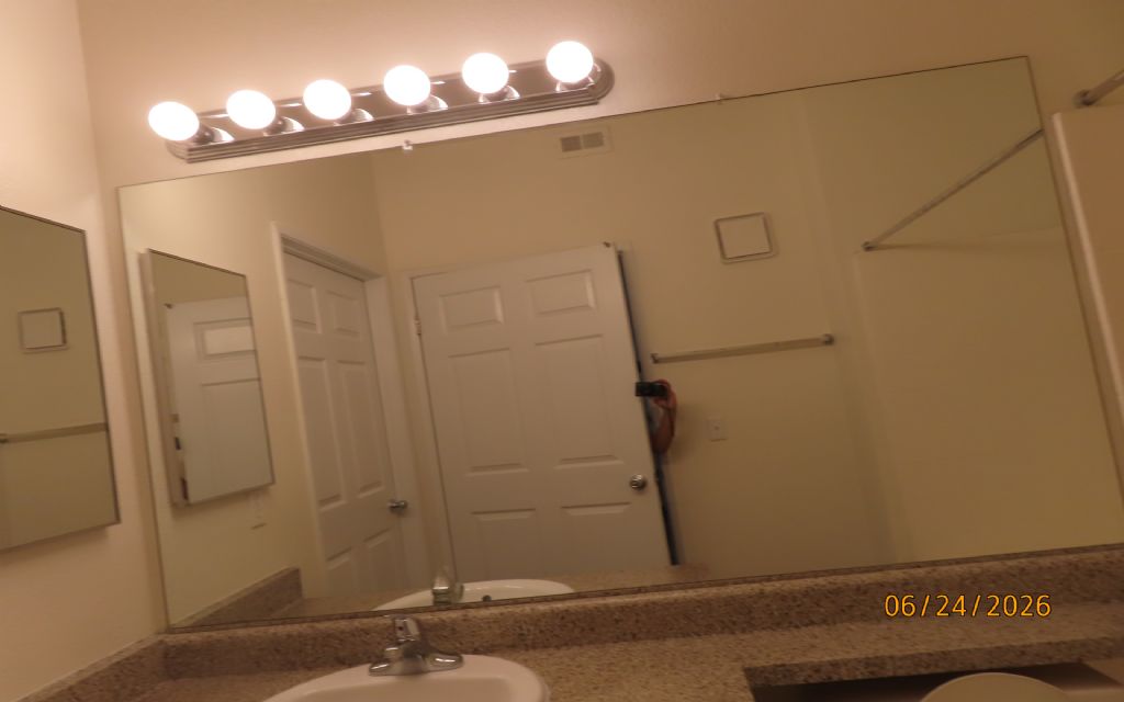 image_0