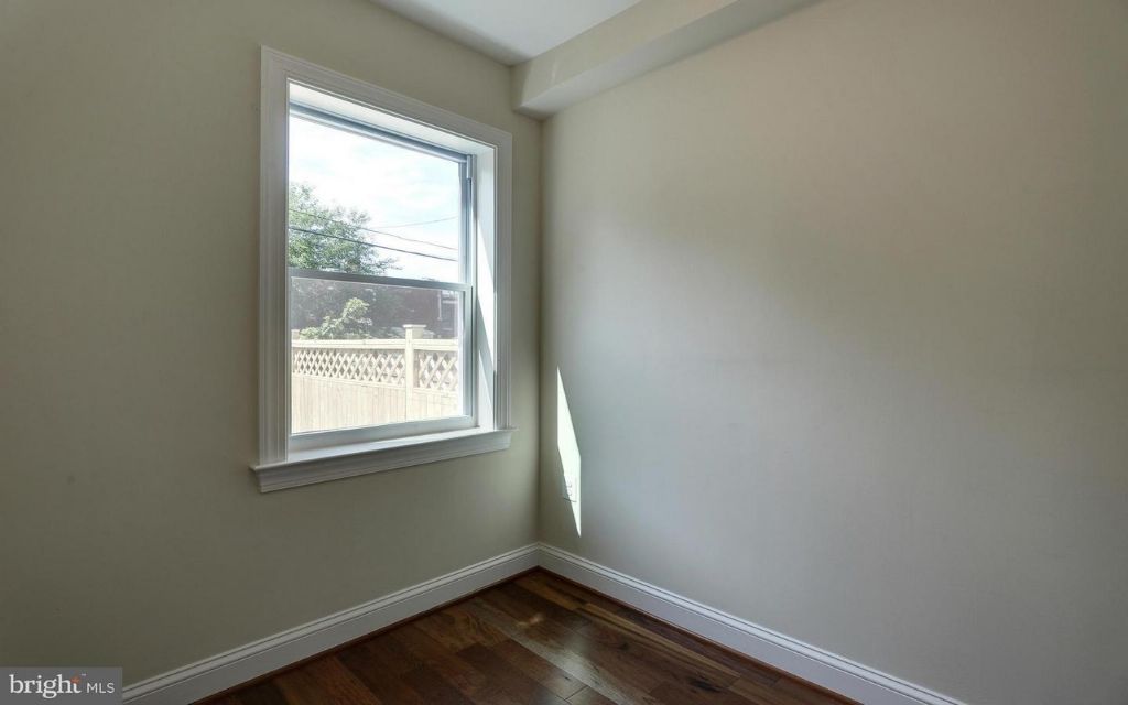 image_0